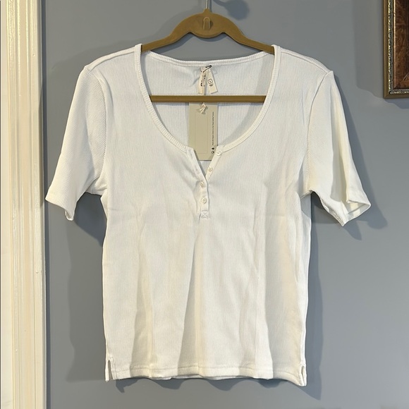 Pact Women's White Short Sleeve Tee - Picture 2 of 5